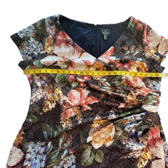 Adrianna Papell Floral Surplice Dress - Size 22 - Picture 7 of 15
